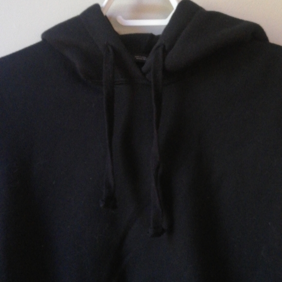 Black sweater - Picture 2 of 4